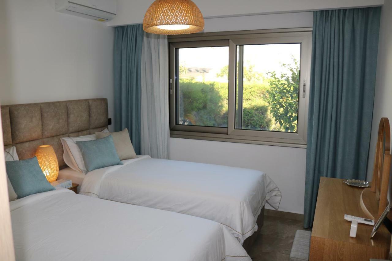 Yulya Villa By Taimoura Paphos Exterior photo