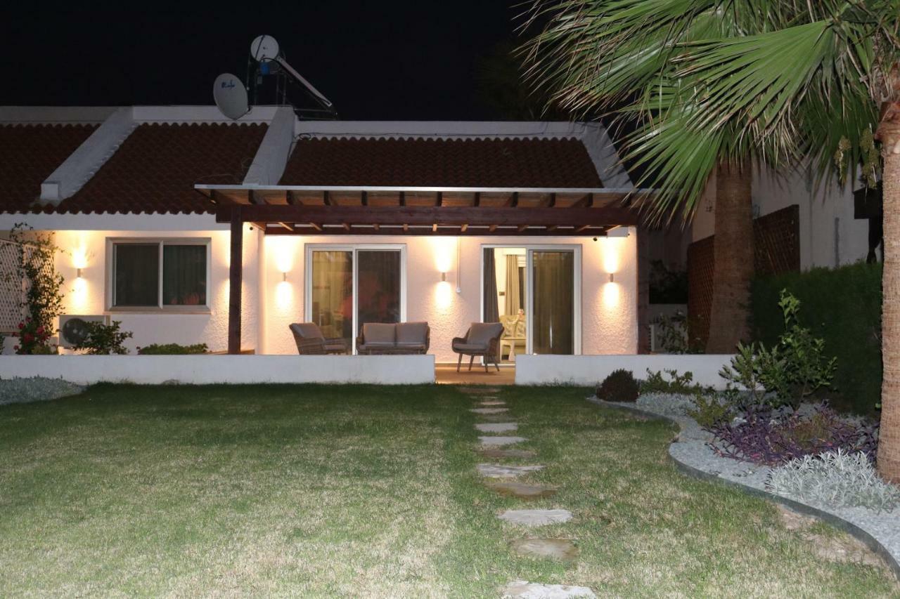 Yulya Villa By Taimoura Paphos Exterior photo