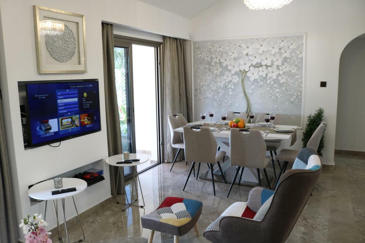 Yulya Villa By Taimoura Paphos Exterior photo