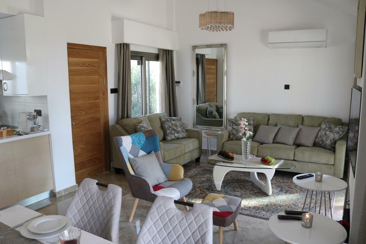 Yulya Villa By Taimoura Paphos Exterior photo